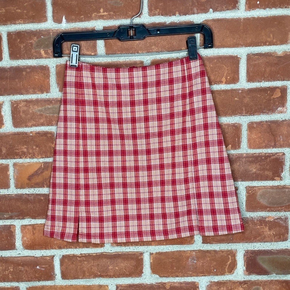 Brandy Melville plaid mini skirt - Picture 2 of 7